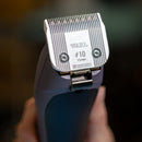 Máquina de Tosa Profissional Wahl Km10 Plus Bivolt, Motor Brushless Silencioso, 2 Velocidades, Cabo 4,2m Compatível Lâminas A5
